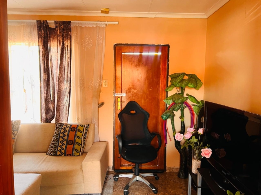 2 Bedroom Property for Sale in Geelhoutpark North West